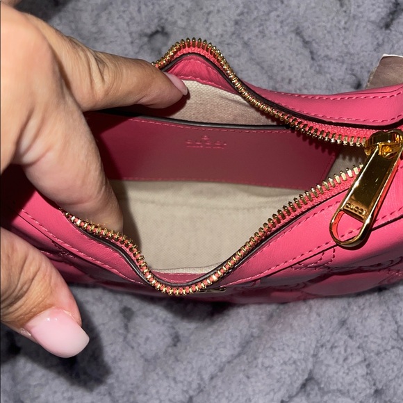 Gucci Pink Shoulder Bag with Gold Chain - Picture 8 of 8